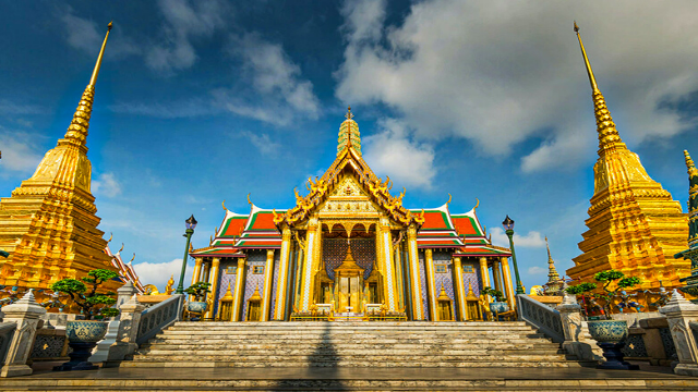 Menyelami Keagungan Wat Phra Kaew sebagai Situs Sakral dan Ikon Arsitektur Thailand