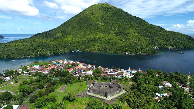 Keindahan Banda Neira: Permata Tersembunyi di Tenggara Maluku